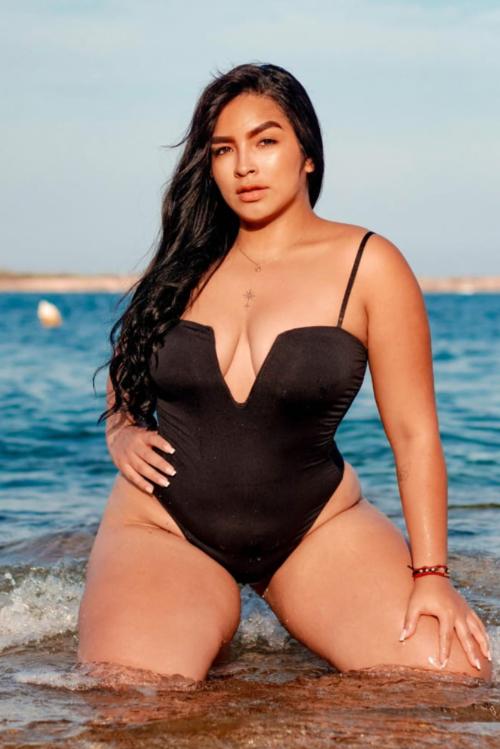 Ibiza Tops - Escorts - LUISA